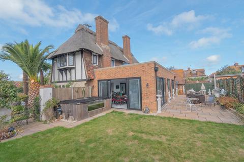 6 bedroom detached house for sale, Canterbury Road, Margate CT9