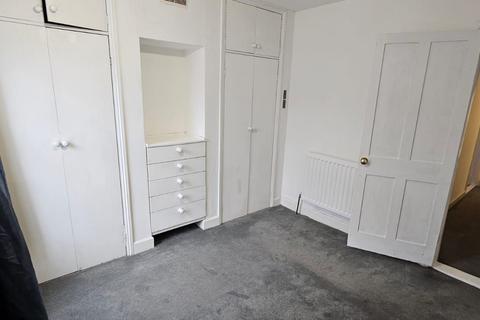 3 bedroom terraced house to rent, Granville Road, Colchester