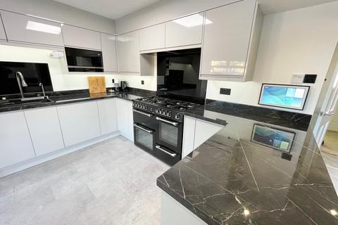 73 Ashton Drive, Lancaster, LA1 2LQ