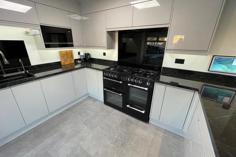 73 Ashton Drive, Lancaster, LA1 2LQ