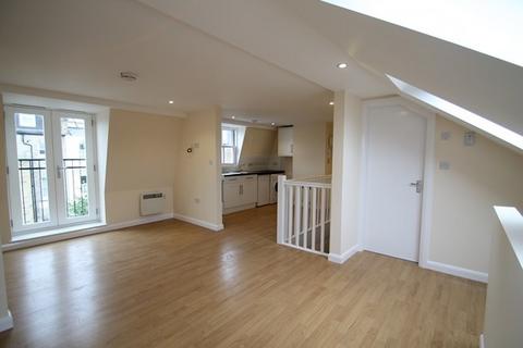 Studio to rent, Fulham SW6