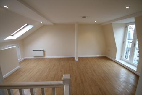 Studio to rent, Fulham SW6