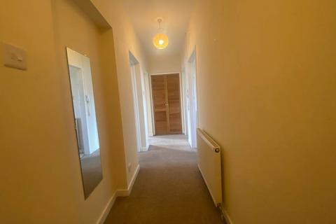 2 bedroom flat to rent, 6E Ballantrae Road, ,