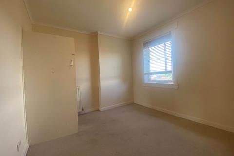 2 bedroom flat to rent, 6E Ballantrae Road, ,