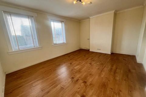 2 bedroom flat to rent, 6E Ballantrae Road, ,