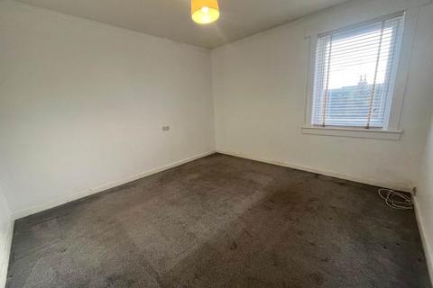 2 bedroom flat to rent, 6E Ballantrae Road, ,