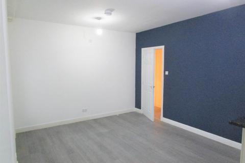 3 bedroom flat to rent, 3 Lyon Street, ,