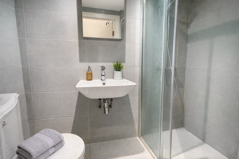 1 bedroom apartment to rent, Warwick Road, London
