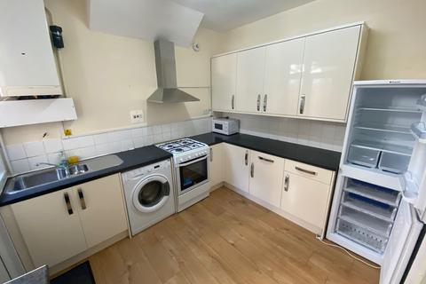 3 bedroom terraced house to rent, Barking IG11