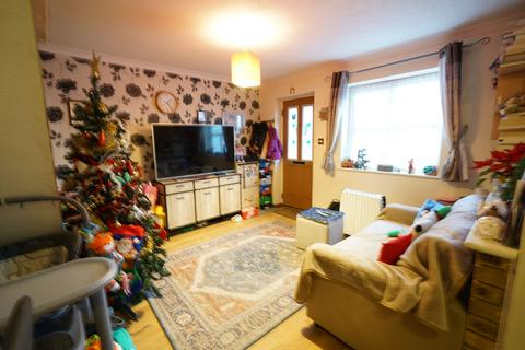 1 bedroom terraced house to rent, Kipling Avenue, Tilbury