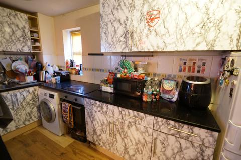 1 bedroom terraced house to rent, Kipling Avenue, Tilbury