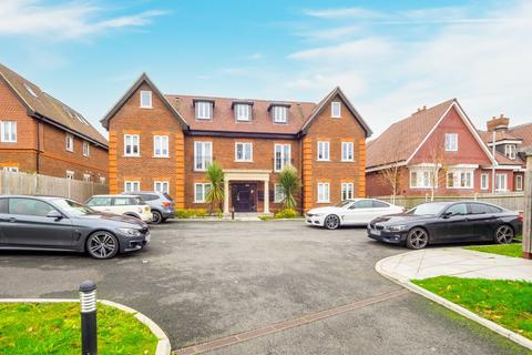 2 bedroom apartment to rent, Oaks House, Banstead SM7