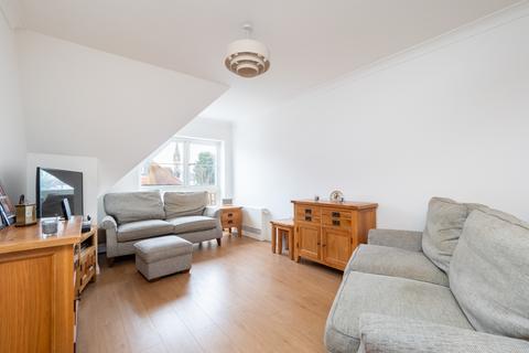 2 bedroom apartment for sale, Pond Hill Gardens, Sutton SM3