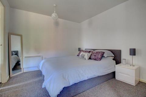 Maisonette to rent, Desborough Park Road, Buckinghamshire HP12