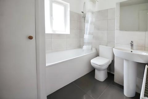 5 bedroom detached house to rent, Jade Close, London E16