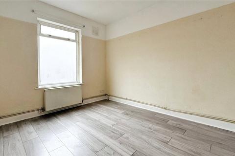 3 bedroom flat to rent, Broadway, Bexleyheath DA6