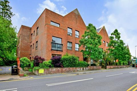 2 bedroom apartment to rent, Green Lane, Cheshire SK9