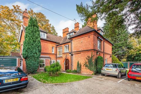 undefined, Middle Hill, Surrey TW20