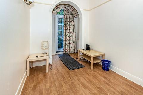 undefined, Middle Hill, Surrey TW20