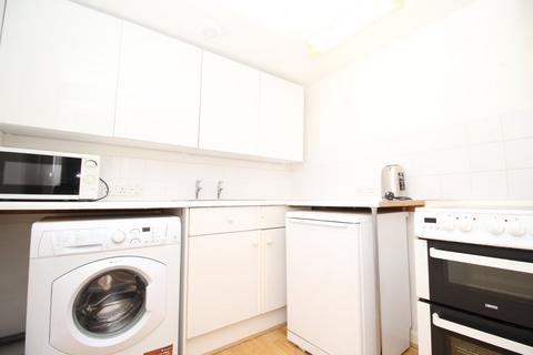 1 bedroom house to rent, Middle Hill, Surrey TW20