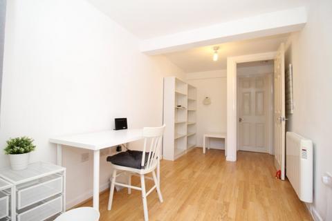 undefined, Middle Hill, Surrey TW20