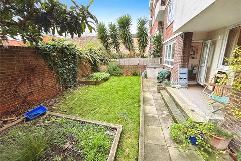 2 bedroom flat to rent, Pomeroy Street, London SE14