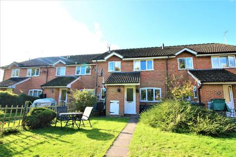 2 bedroom terraced house to rent, Hook RG27