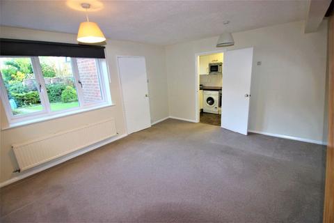 2 bedroom terraced house to rent, Hook RG27