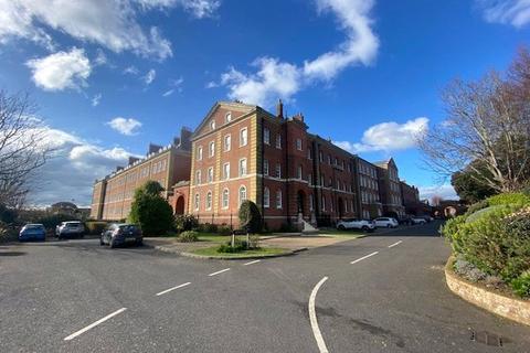 2 bedroom flat to rent, Royal Gate, Hampshire PO4