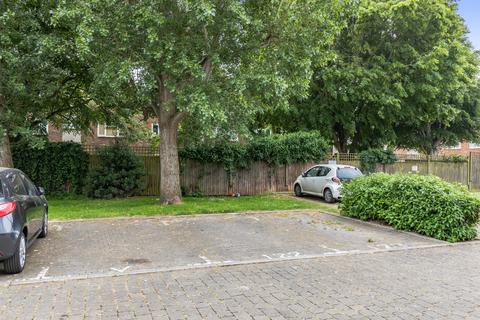 9 Amber Close, Shoreham-by-sea, BN43 6DD