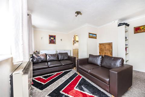 2 bedroom flat to rent, Somerset Gardens, London