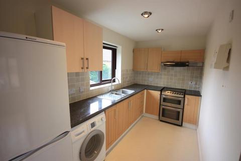 2 bedroom maisonette to rent, Bowers Close, Guildford GU4