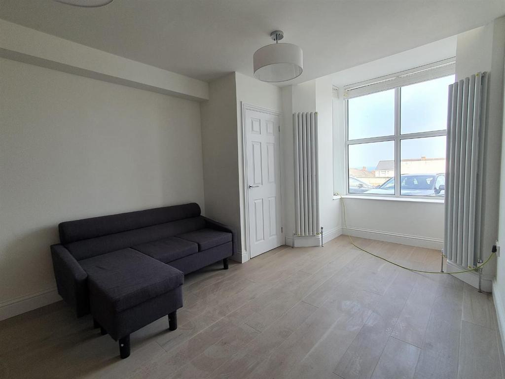 Flat 1, 8 Bayview Terrace Lounge