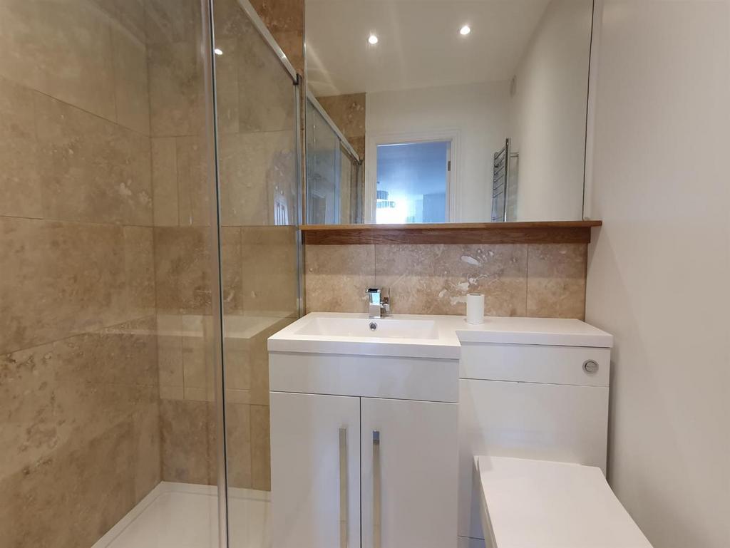 Flat 1, 8 Bayview Terrace Shower Room