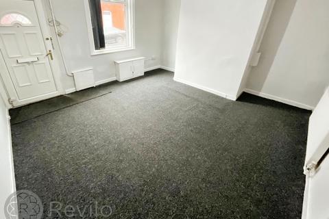 2 bedroom terraced house to rent, Davyhulme Street, Rochdale, OL12