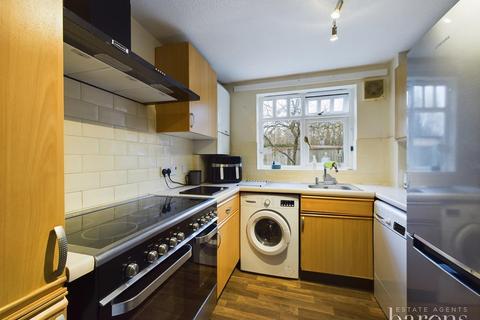 1 bedroom maisonette for sale, Waterlily Close, Basingstoke RG21