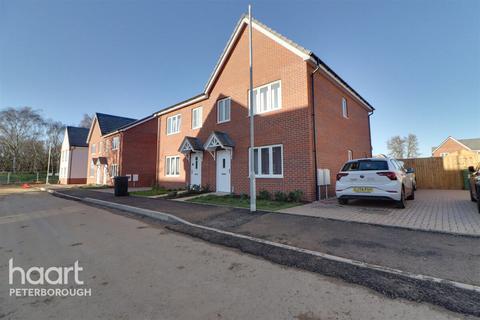 3 bedroom semi-detached house to rent, The Hollies, Peterborough