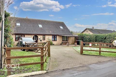 5 bedroom detached bungalow for sale, Paynes Lane, Feltwell