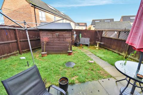 3 bedroom terraced house to rent, Christie Road, Corby NN18