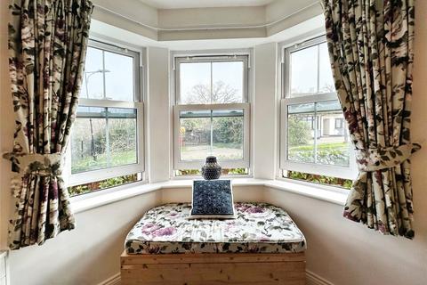 1 bedroom apartment for sale, Shakespeare Drive, Westcliff-on-Sea, Essex