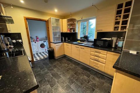 undefined, Llangwyryfon