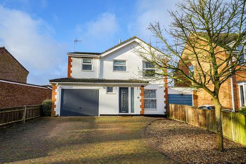 4 bedroom detached house for sale, Derwent Road, Leighton Buzzard