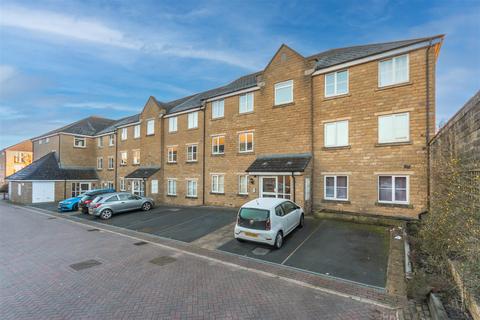 2 bedroom flat for sale, Moorlands Edge, Huddersfield HD3