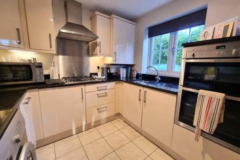 2 bedroom flat to rent, Hiltingbury