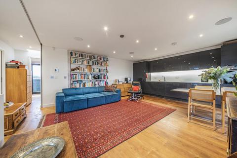 2 bedroom flat for sale, Kings Avenue, Clapham