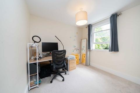 2 bedroom flat for sale, Amor Road, London W6