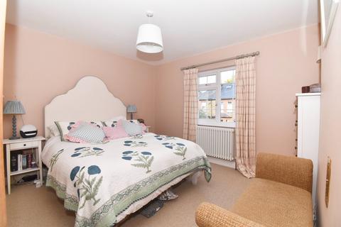 4 bedroom semi-detached house to rent, Albany Road, Hersham, KT12