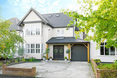 3 Chadwick Road, Westcliff-on-sea, SS0 8LS