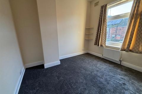 2 bedroom terraced house to rent, Woodbine Villas, Reynoldson Street, Hull