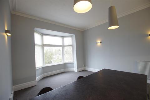 2 bedroom flat to rent, Warwick New Road, Leamington Spa